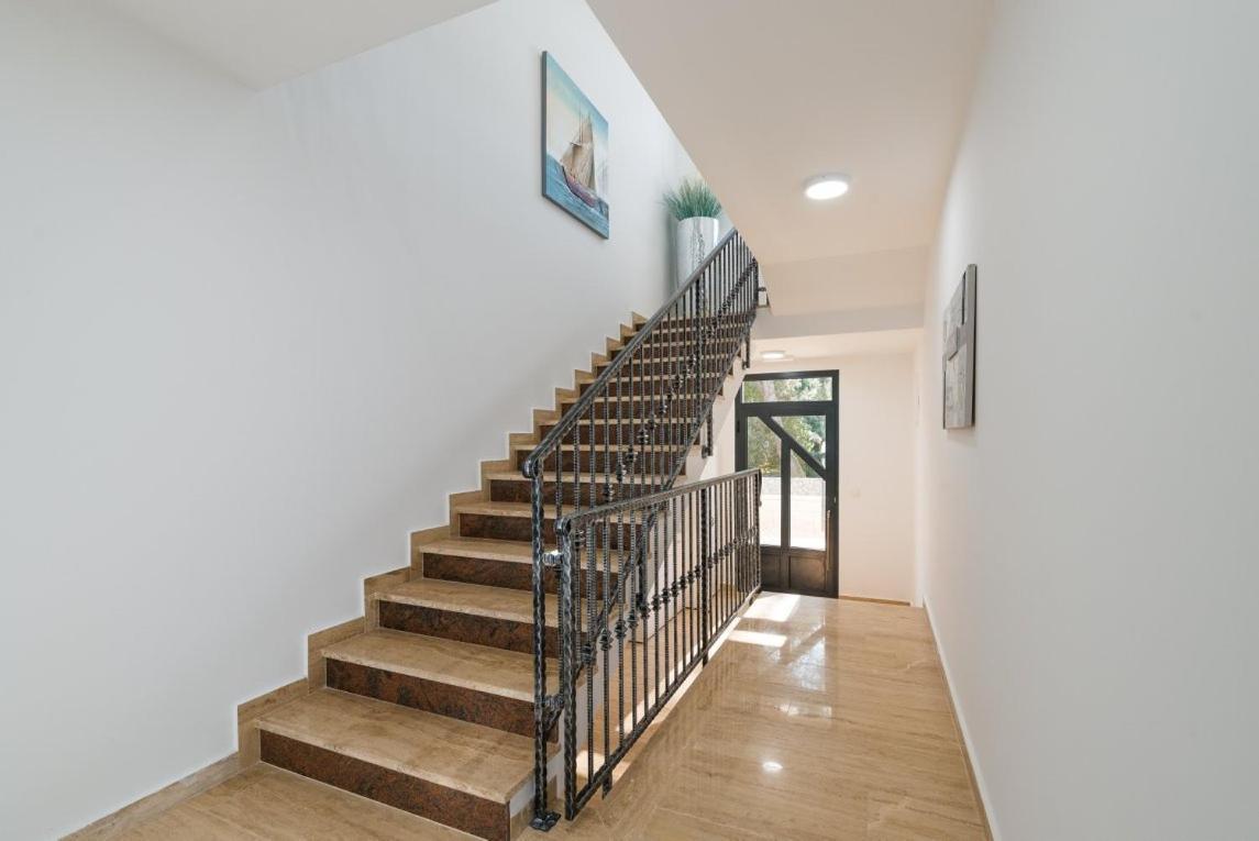 Apartmann Vir Εξωτερικό φωτογραφία